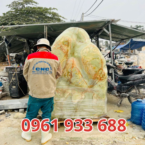 M02 Bảng hiệu đá