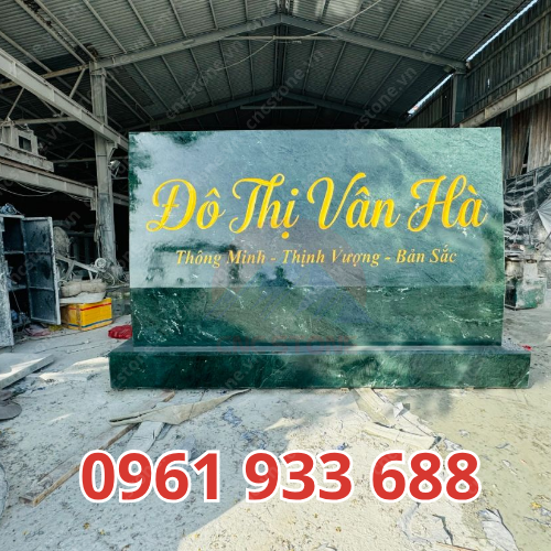 M09 Bảng hiệu đá