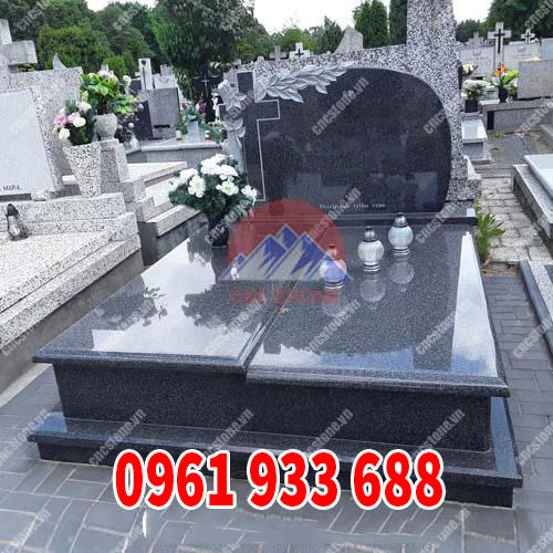 M3 Mộ công giáo